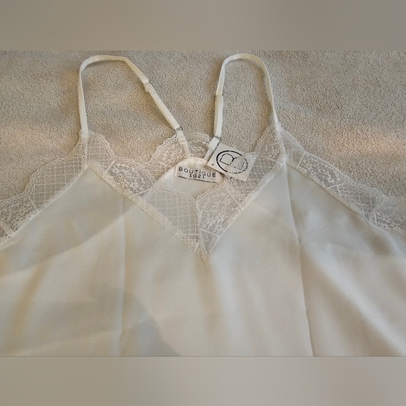 NWT B1921 2X Racer Back Lace Trim Cami w/ Adjustable Staps - Picture 8 of 9